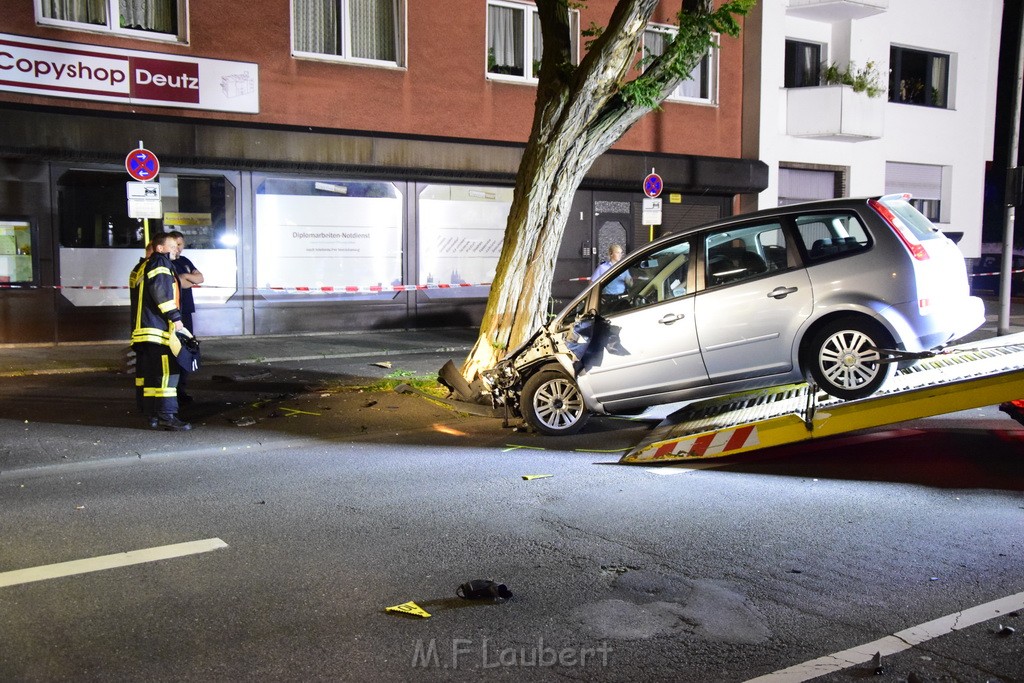 Schwerer VU PKW Rad Koeln Deutz Giessenerstr Betzdorferstr P107.JPG - Miklos Laubert